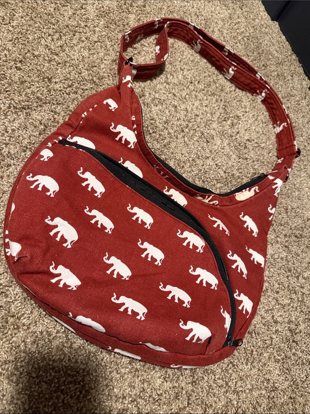 Crimson and white Kavu-style elephant print bag - EUC!
